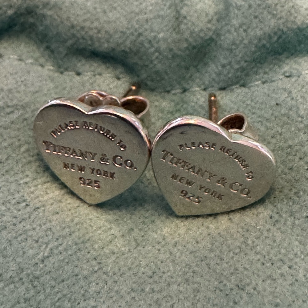 Tiffany & Co. RTT Silver Heart EARRINGS
